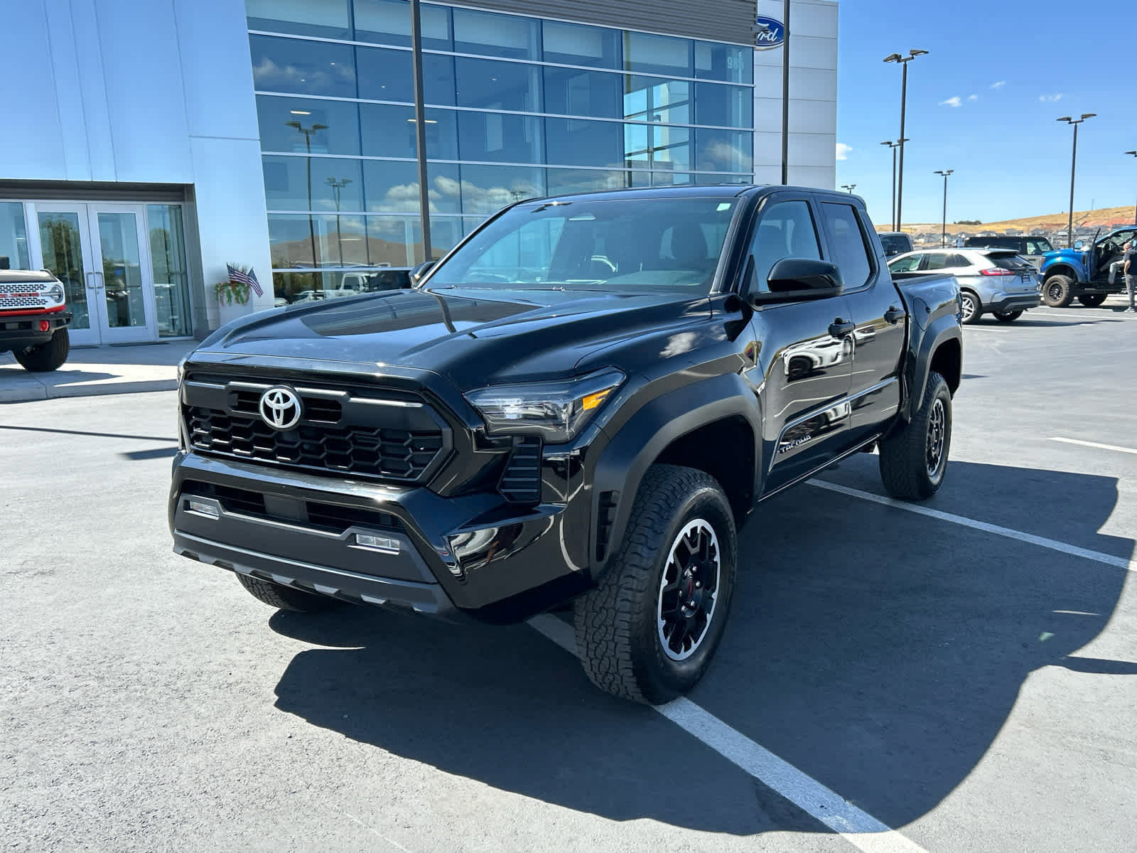 Used 2025 Toyota Tacoma TRD Off-Road image 2