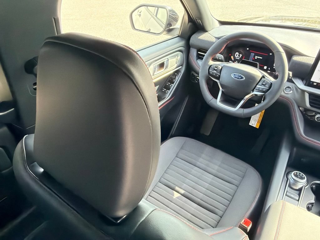 Certified 2026 Ford Explorer ST-Line RWD image 17