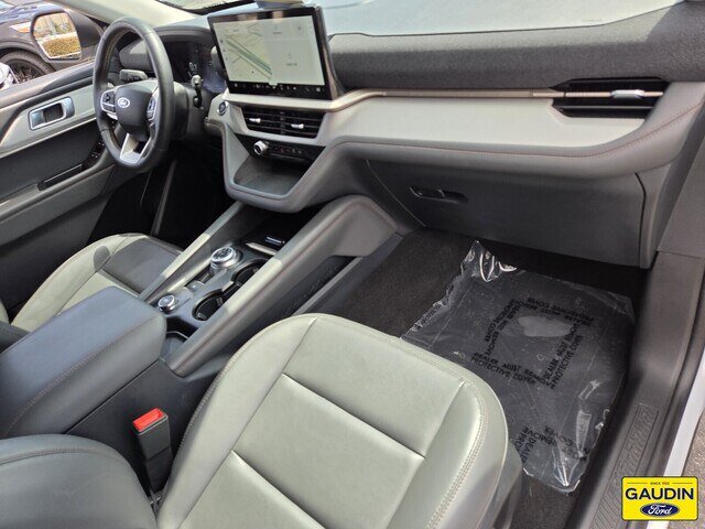 Certified 2025 Ford Explorer Active w/ Active Comfort Package RWD image 18