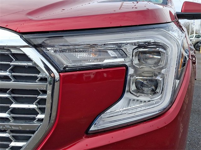 Used 2023 GMC Terrain Denali w/ Denali Premium Package image 9