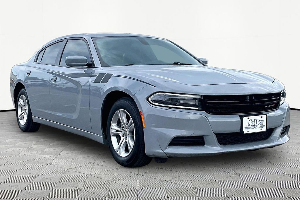Used 2021 Dodge Charger SXT w/ Leather Interior Group RWD image 12