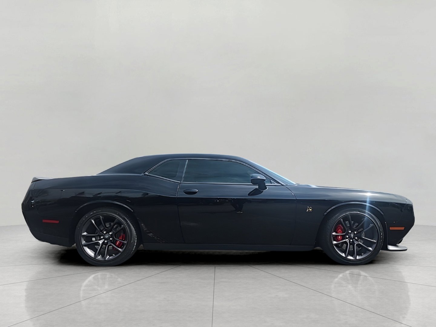 Used 2020 Dodge Challenger R/T Scat Pack w/ Shaker Package RWD image 5