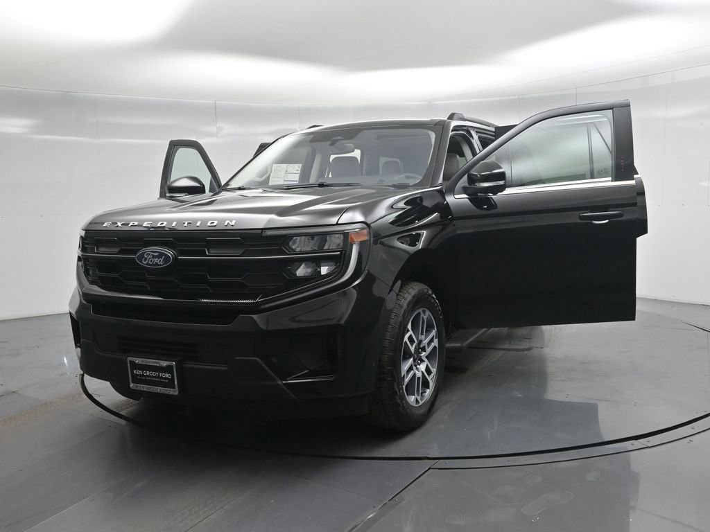 Certified 2025 Ford Expedition Active image 52