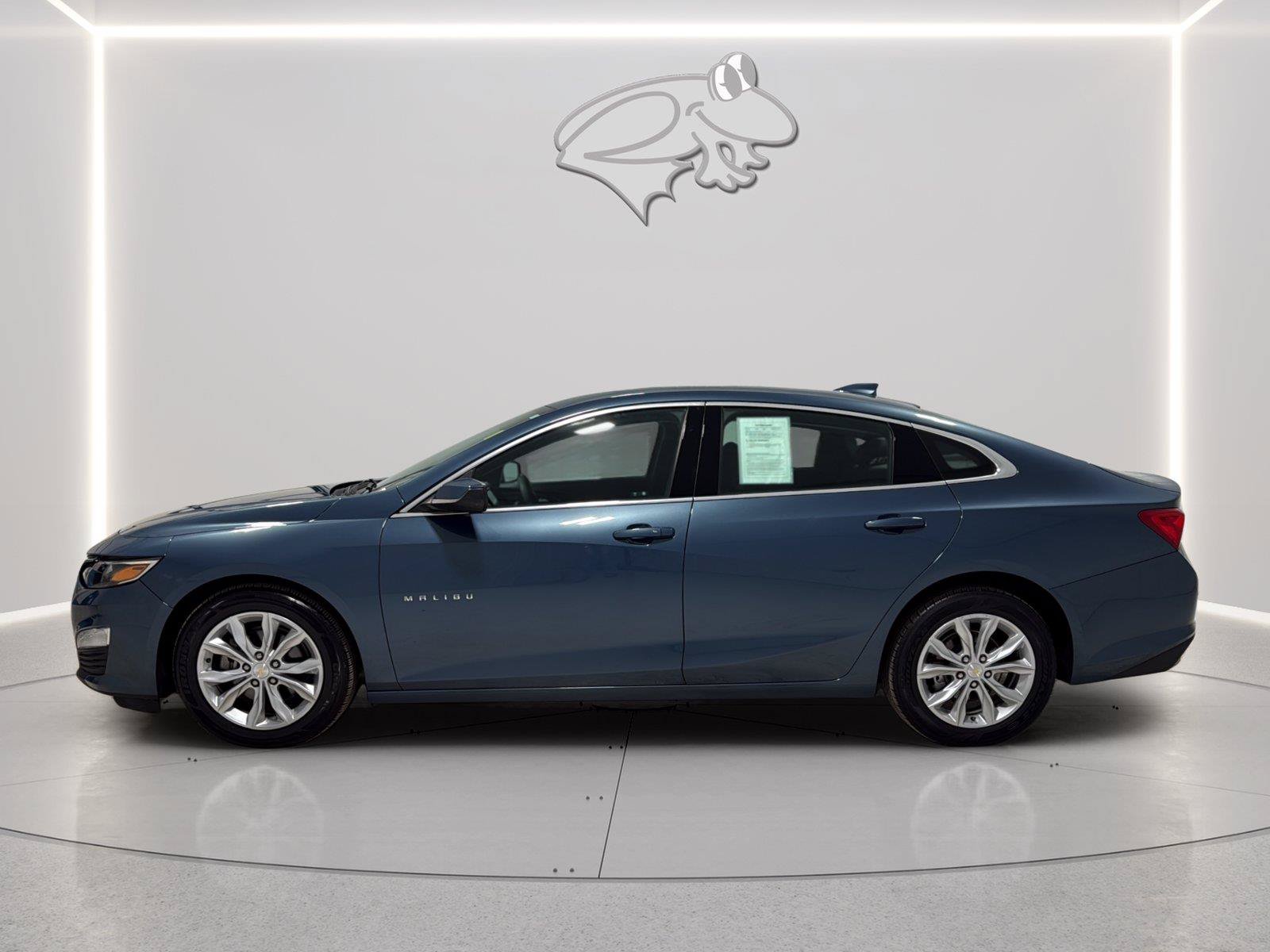 Used 2024 Chevrolet Malibu LT FWD image 3