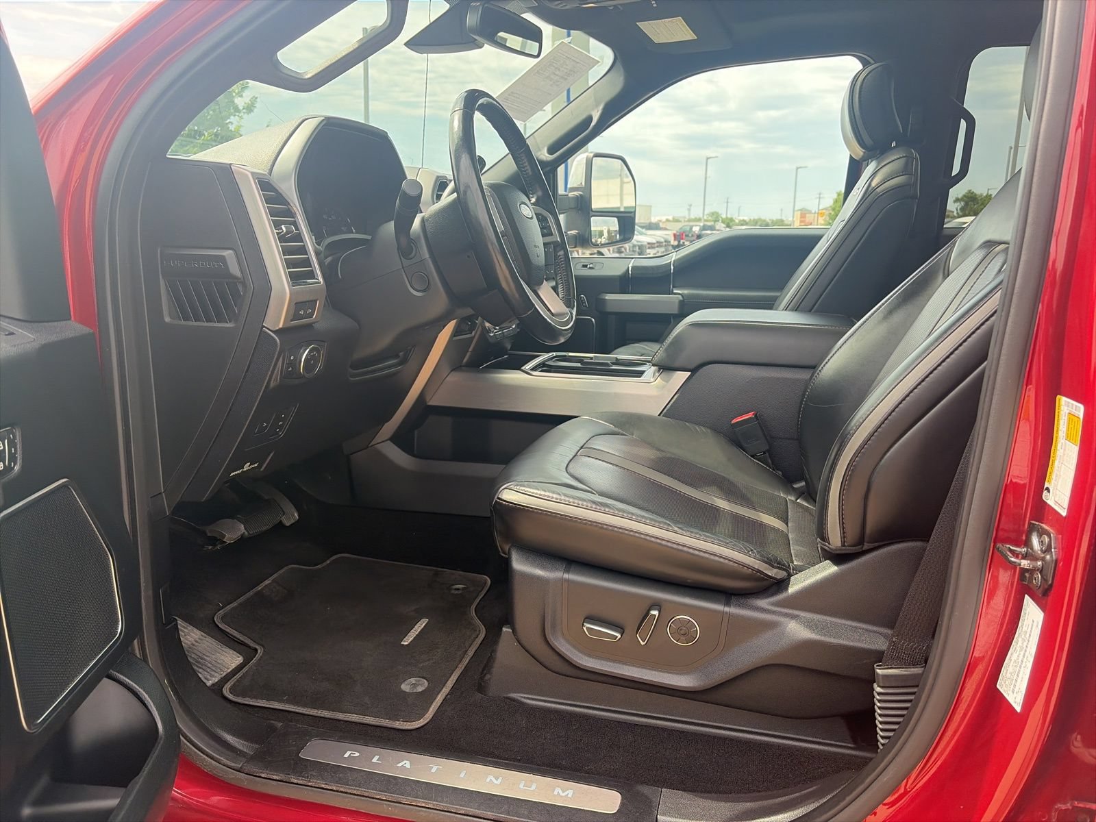 Certified 2019 Ford F250 Platinum w/ Platinum Ultimate Package AWD/4WD image 13
