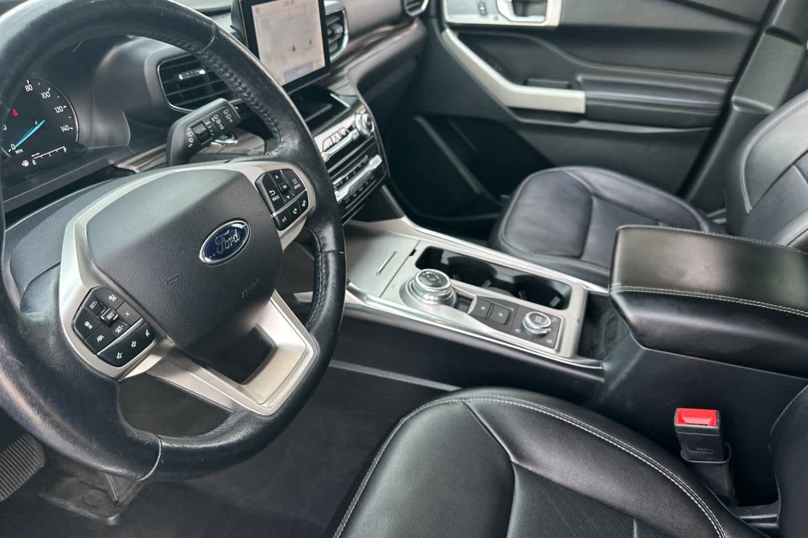 Certified 2021 Ford Explorer Limited w/ Equipment Group 301A image 11