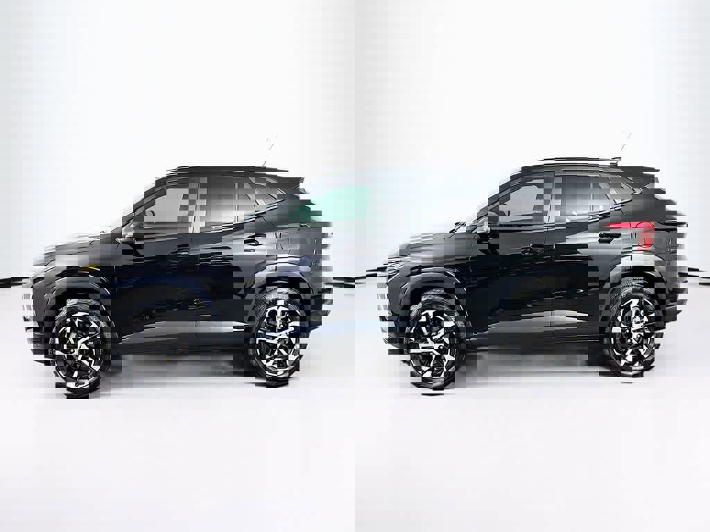 Used 2024 Chevrolet Trax RS w/ Sunroof Package image 2