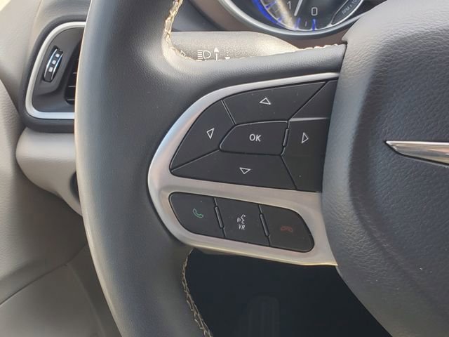 Used 2023 Chrysler Voyager LX image 13