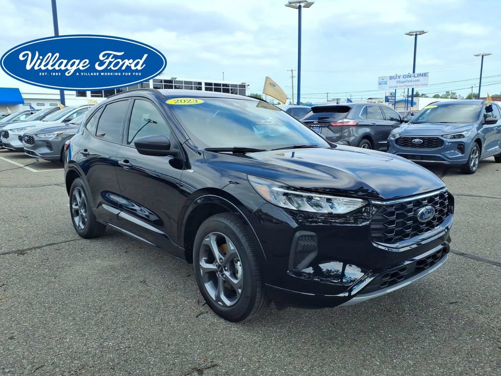 Certified 2023 Ford Escape ST-Line w/ Tech Pack #1 AWD/4WD image 4