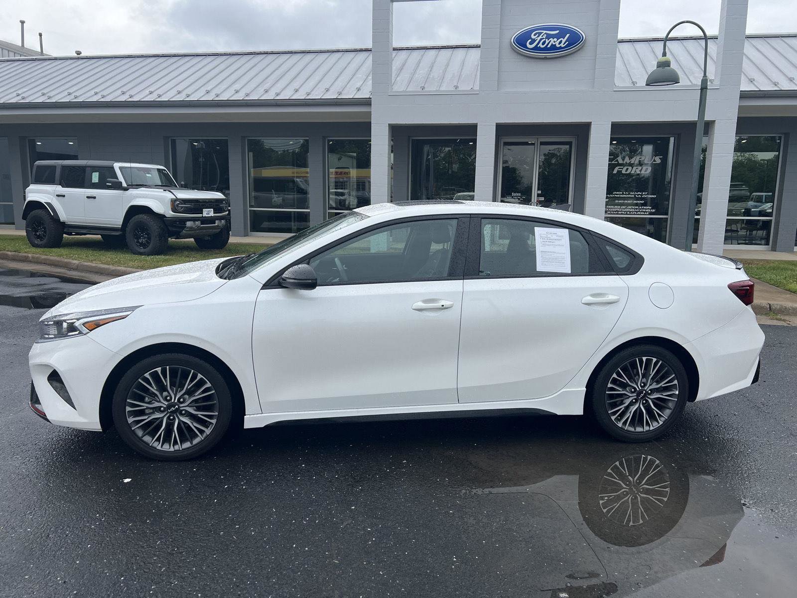 Used 2023 Kia Forte GT-Line w/ GT-Line Premium Package FWD image 2