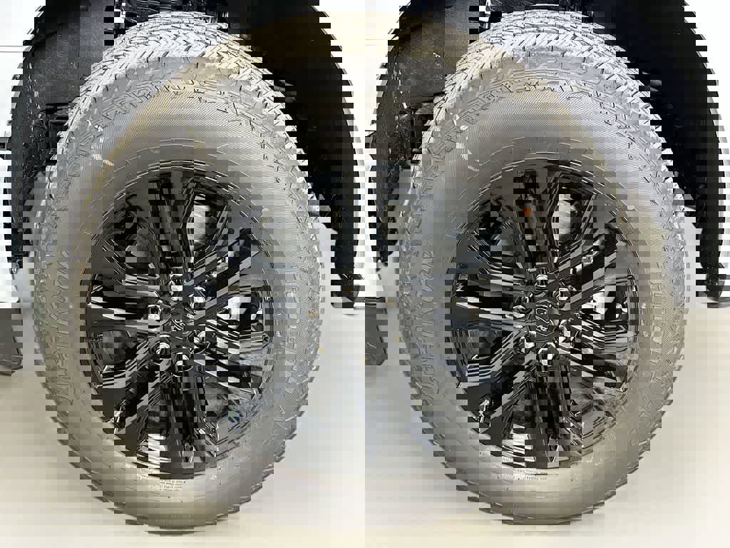 Certified 2025 Ford F150 Lariat w/ Equipment Group 501A Mid image 8