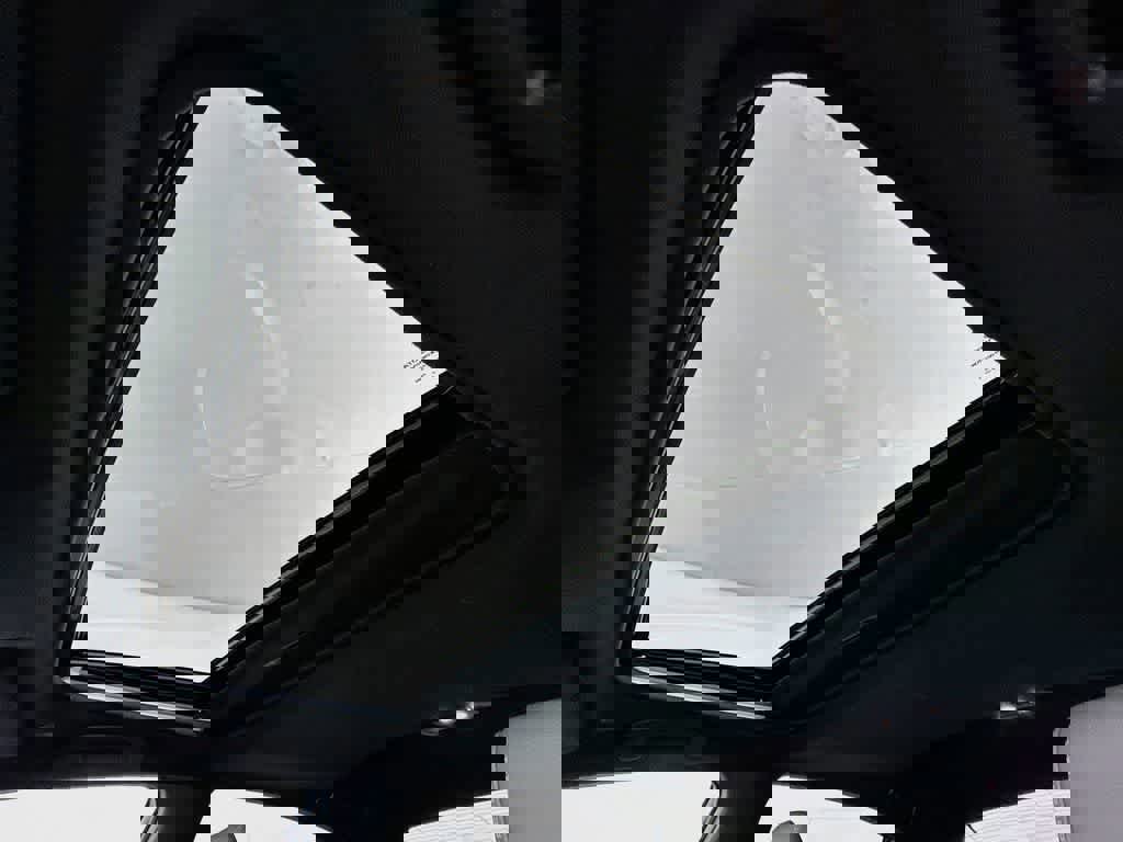 Used 2025 Toyota Camry SE w/ Multimedia Upgrade Package FWD image 31