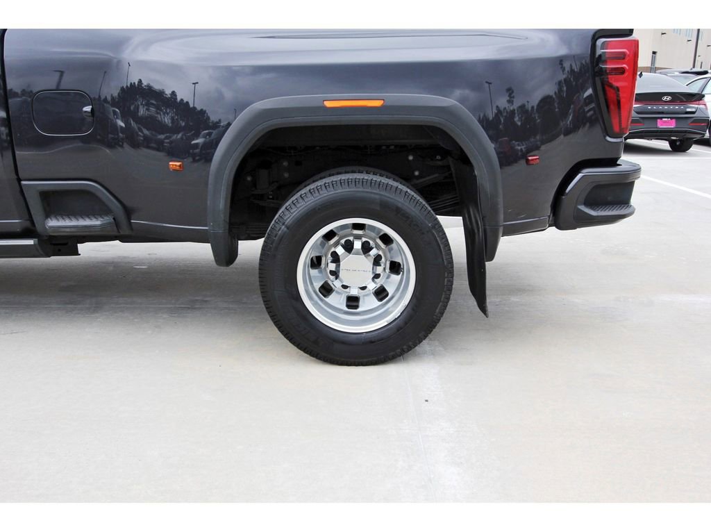 Used 2024 GMC Sierra 3500 Denali Ultimate AWD/4WD image 33