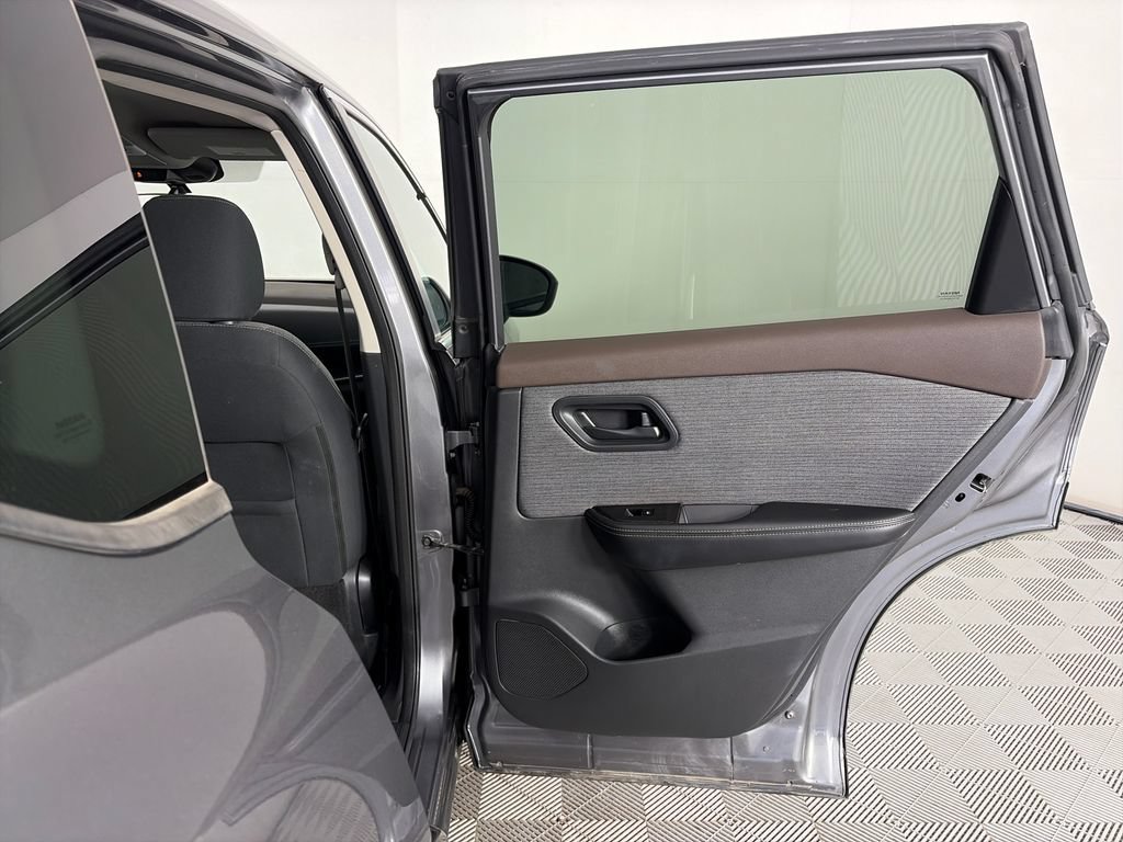 Used 2021 Nissan Rogue S AWD/4WD image 26