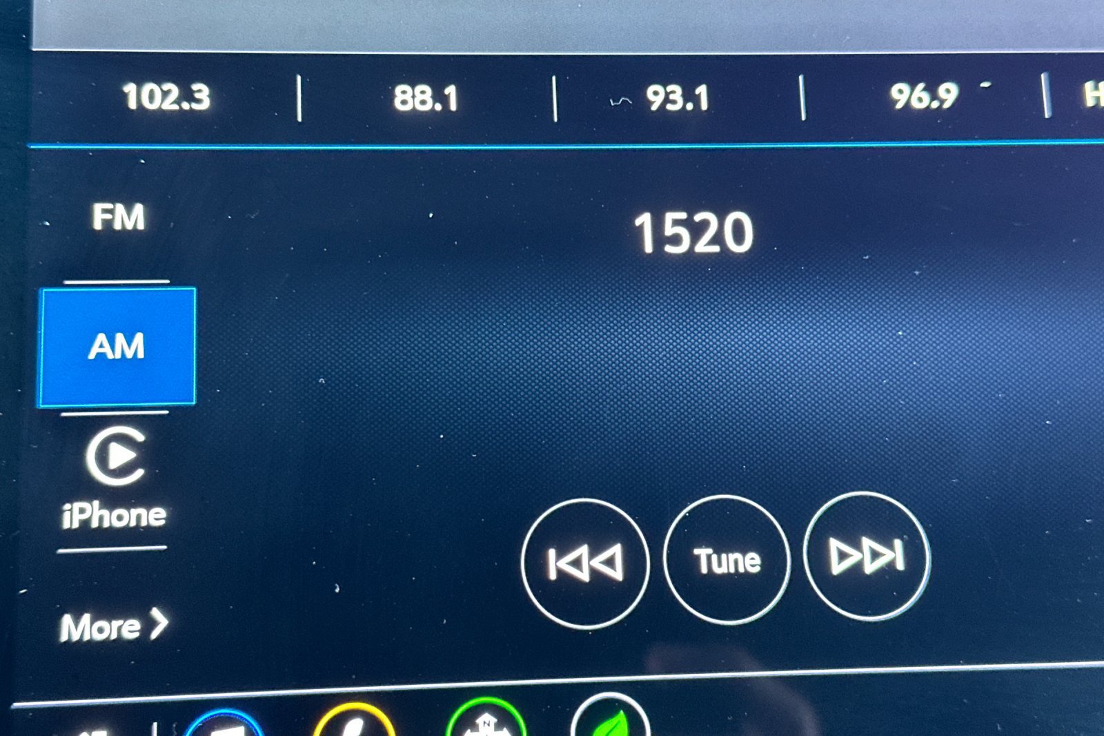 Used 2022 Chevrolet Bolt LT w/ Infotainment Package FWD image 21
