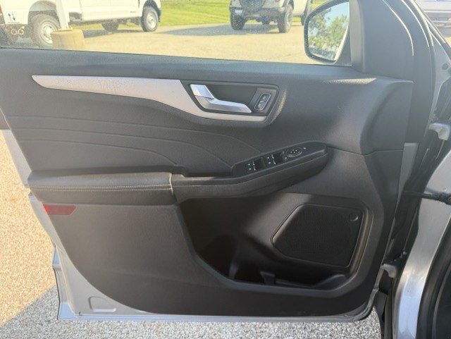 Certified 2022 Ford Escape SEL AWD/4WD image 11