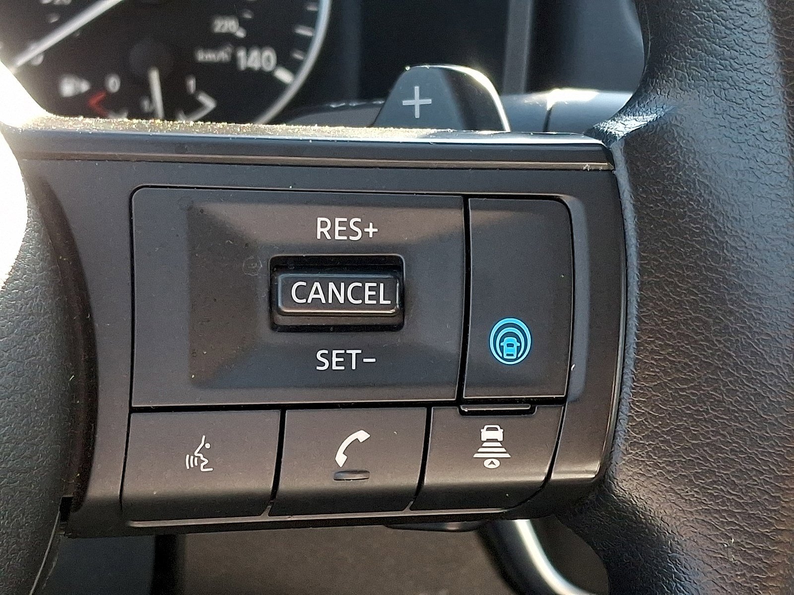 Used 2024 Nissan Rogue SV AWD/4WD image 20
