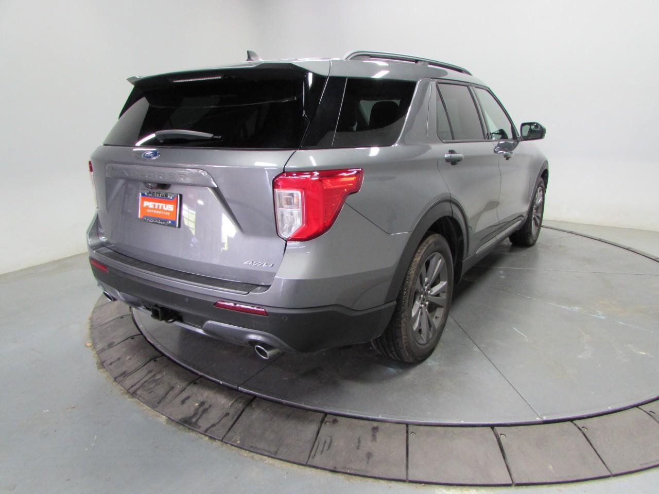 Certified 2021 Ford Explorer XLT w/ Equipment Group 202A AWD/4WD image 7