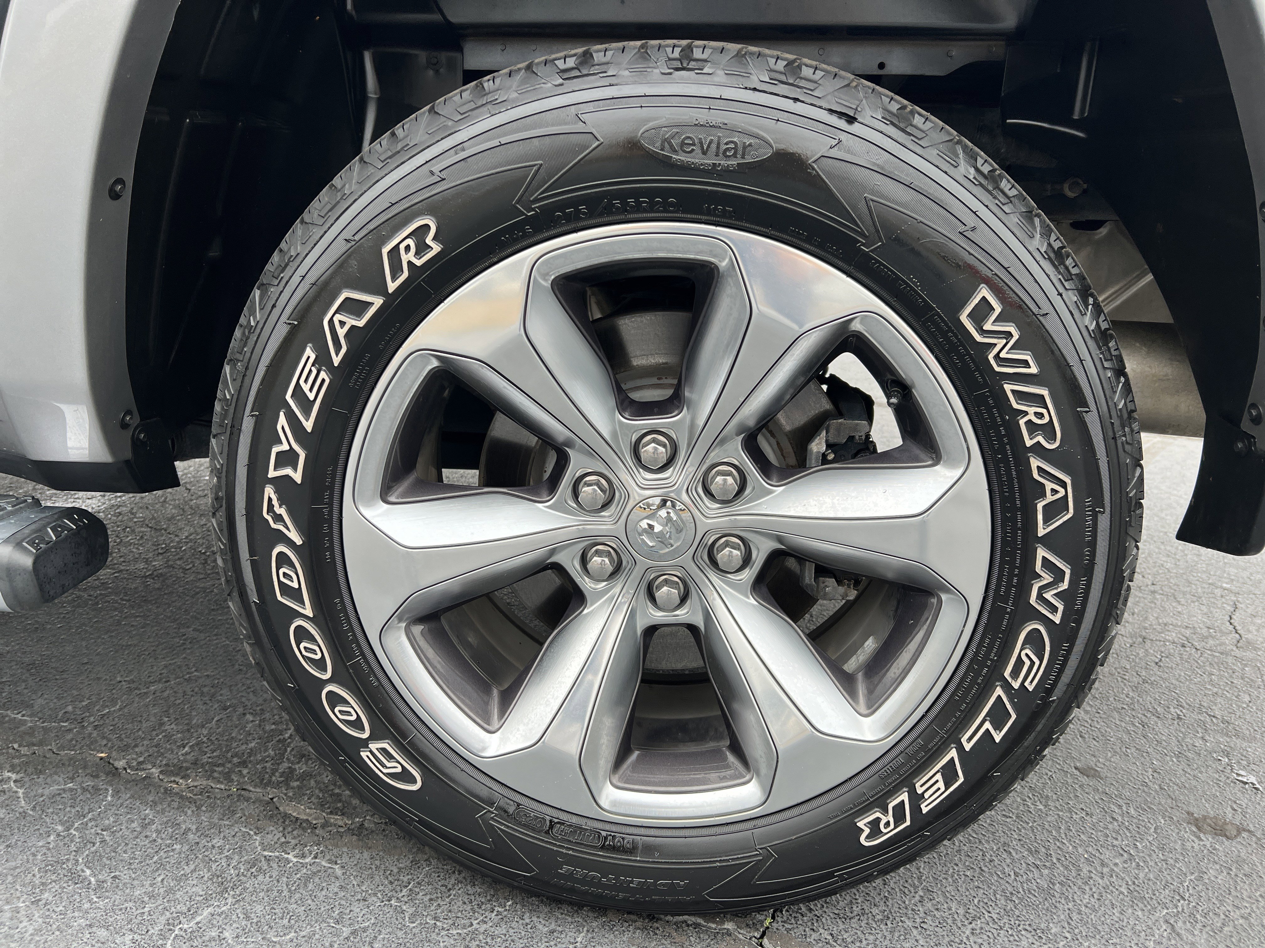 Used 2019 RAM 1500 Laramie image 22