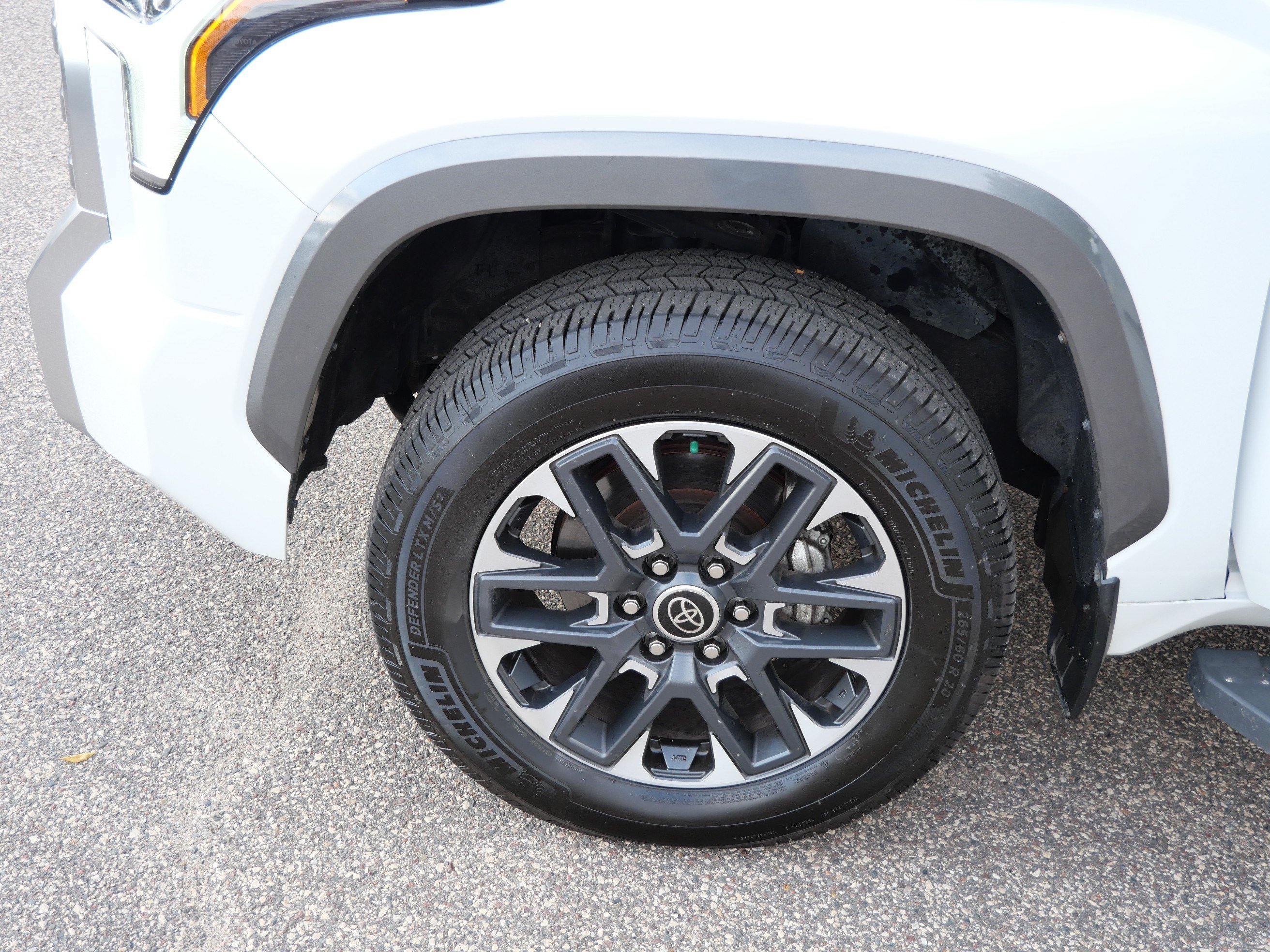 Used 2022 Toyota Tundra Limited AWD/4WD image 15