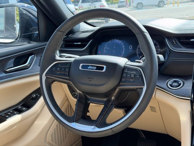 Used 2023 Jeep Grand Cherokee Limited w/ Trailer Tow Prep Group (B) AWD/4WD image 27