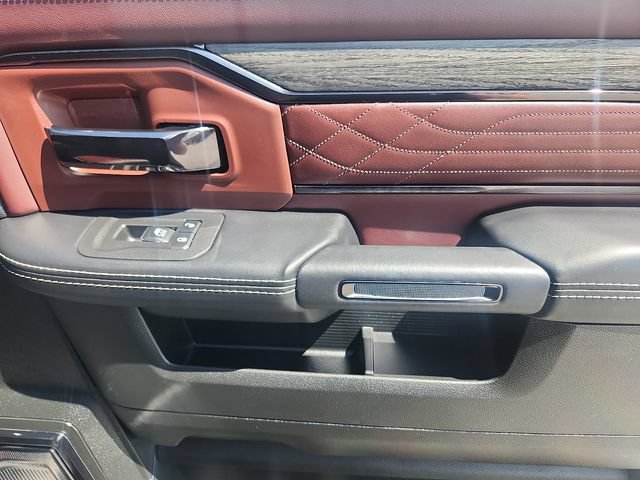Used 2025 RAM 3500 Limited AWD/4WD image 34