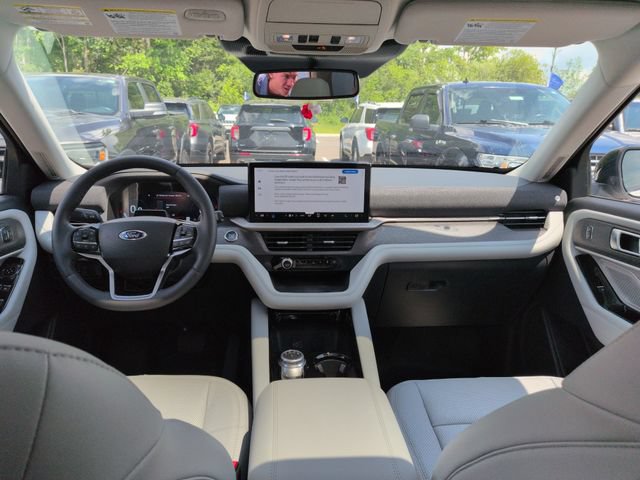 Certified 2026 Ford Explorer Platinum w/ LUX Leather Package AWD/4WD image 25