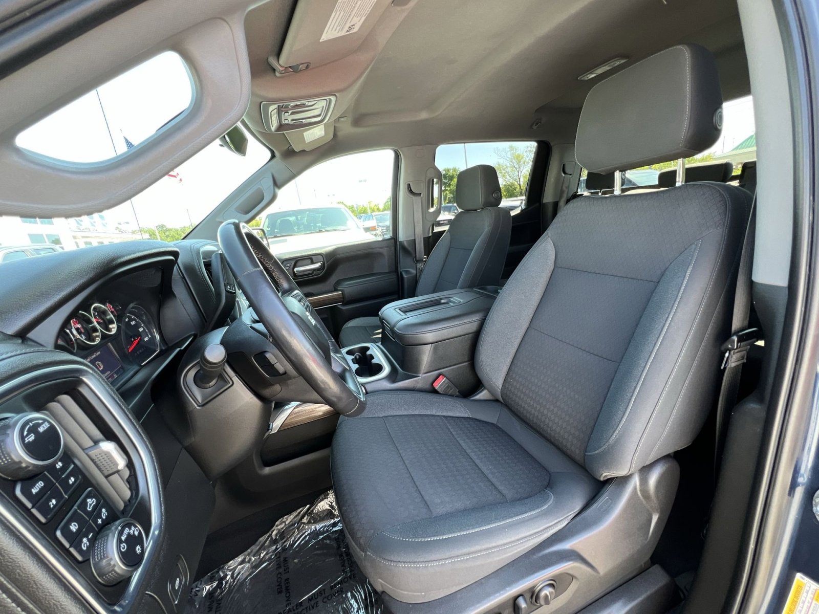 Used 2022 Chevrolet Silverado 1500 LT Trail Boss w/ Bed Protection Package AWD/4WD image 21
