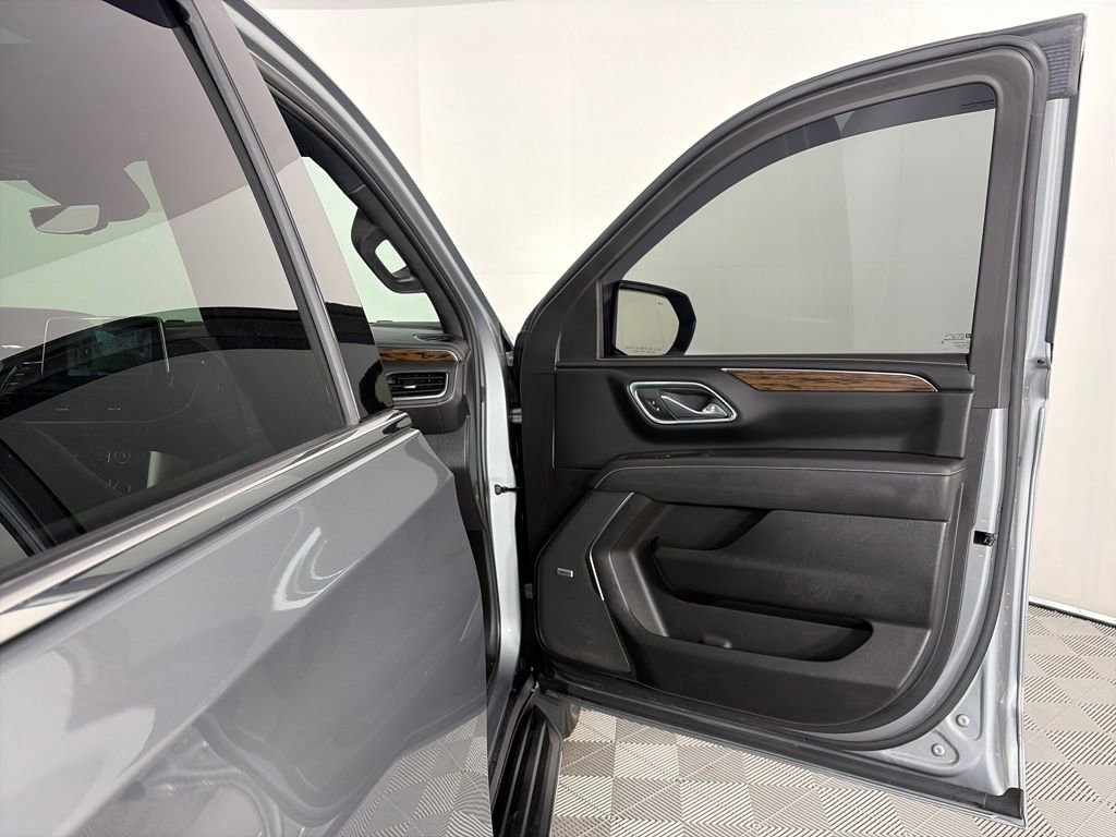 Used 2023 Chevrolet Tahoe Premier w/ Advanced Technology Package image 33