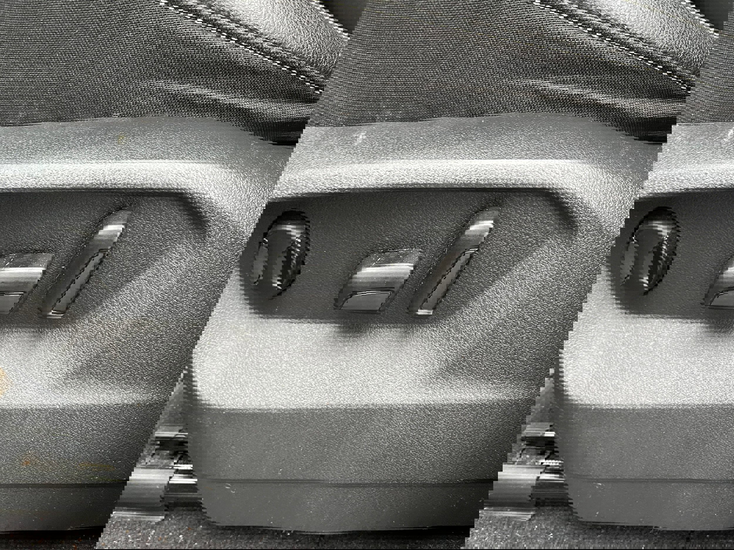 Used 2021 Volkswagen Atlas SE image 11