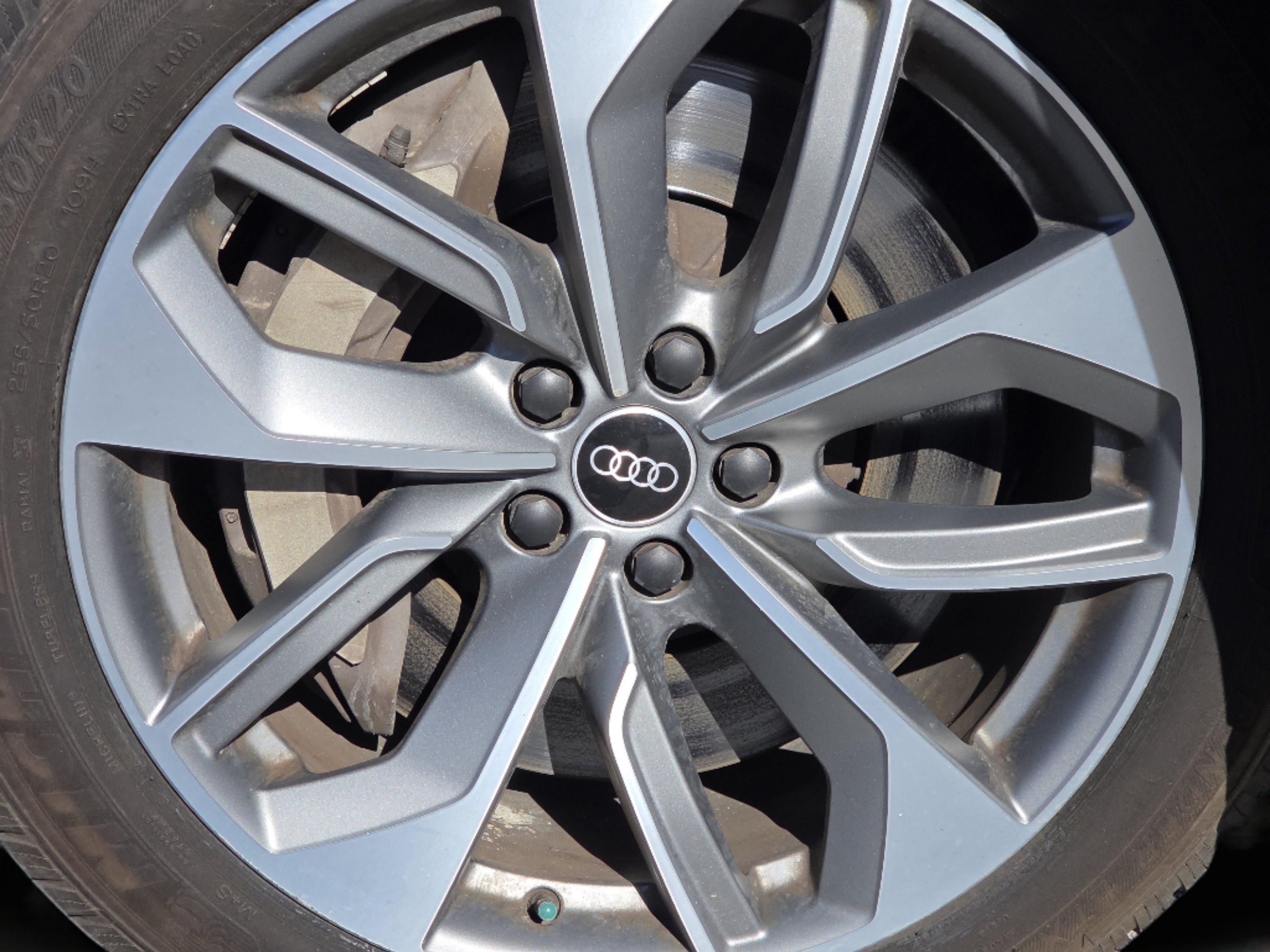 Used 2021 Audi e-tron Premium Plus w/ Premium Plus Package AWD/4WD image 19