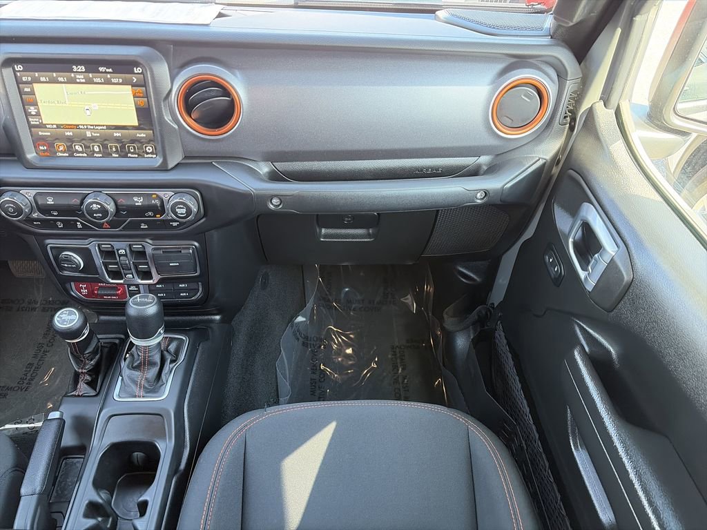 Used 2022 Jeep Gladiator Mojave w/ Auxiliary Switch Group AWD/4WD image 17