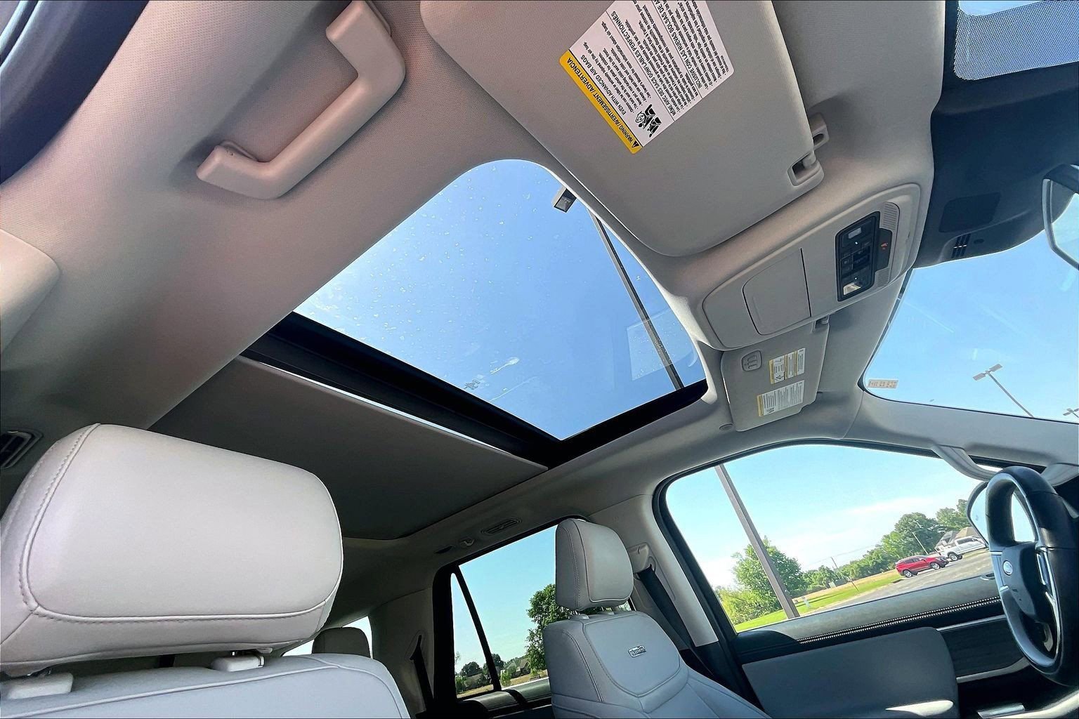 Certified 2025 Ford Expedition Platinum AWD/4WD image 12
