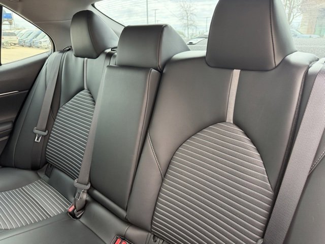 Used 2021 Toyota Camry SE w/ Carpet Mat Package (TMS) image 19
