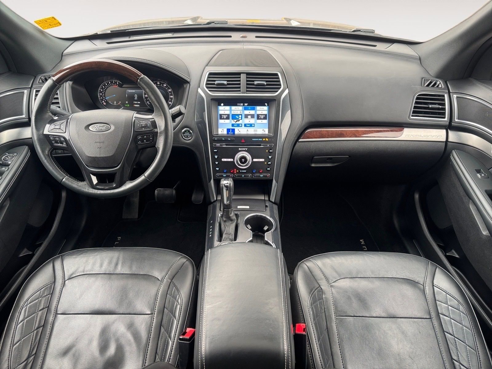 Certified 2017 Ford Explorer Platinum image 10