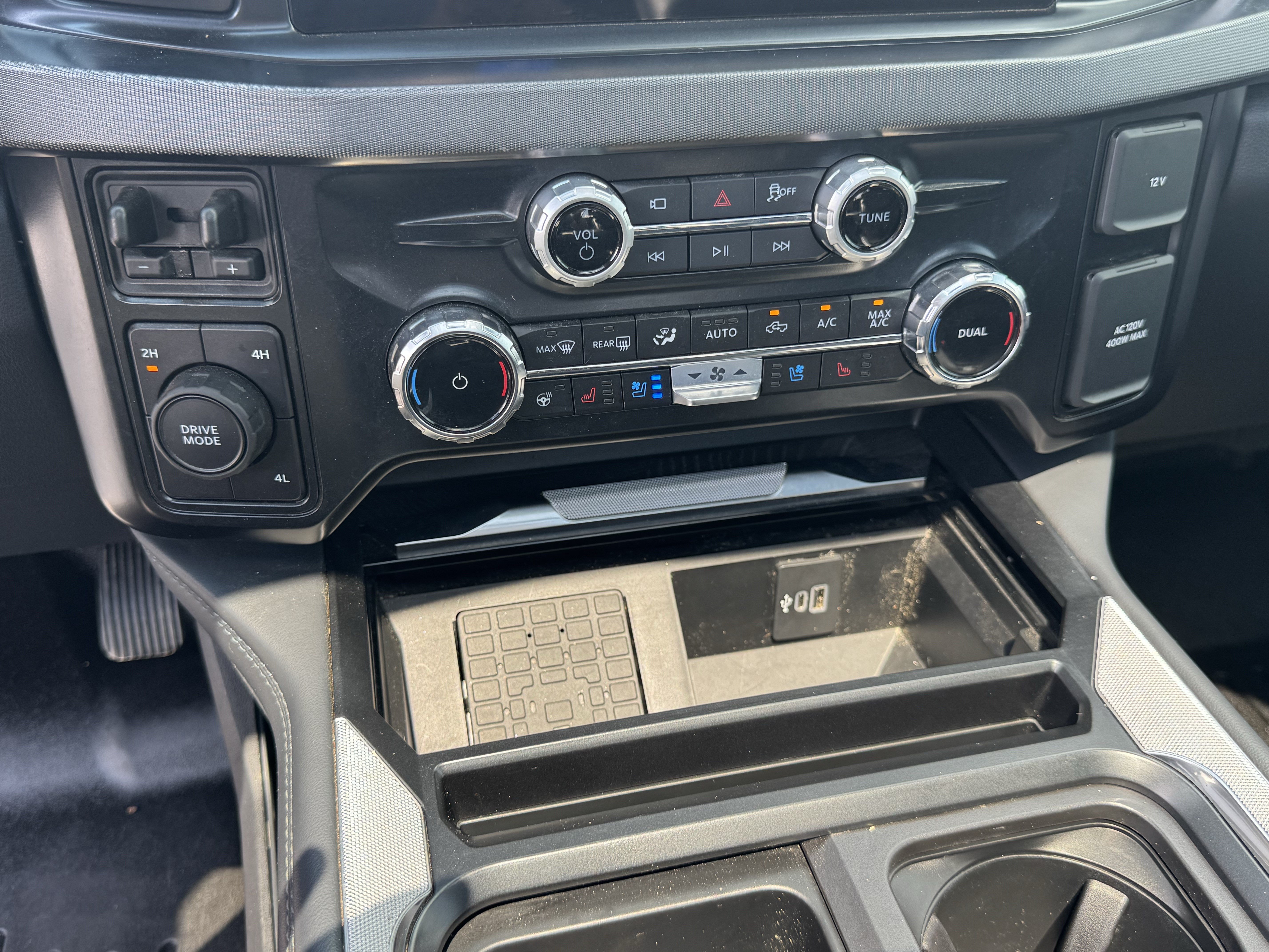 Certified 2025 Ford F450 Platinum w/ FX4 Off-Road Package AWD/4WD image 33