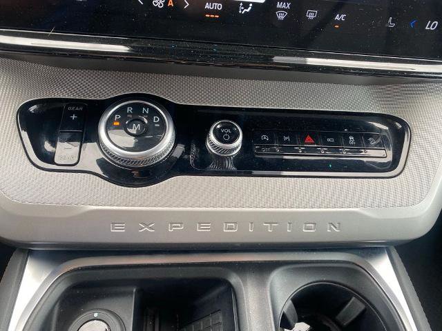 Certified 2025 Ford Expedition Active AWD/4WD image 22