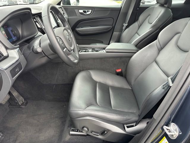 Used 2025 Volvo XC60 B5 Core AWD/4WD image 17