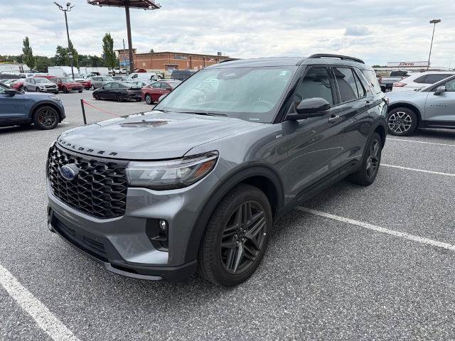 Certified 2025 Ford Explorer ST-Line w/ ST-Line Street Pack AWD/4WD image 4