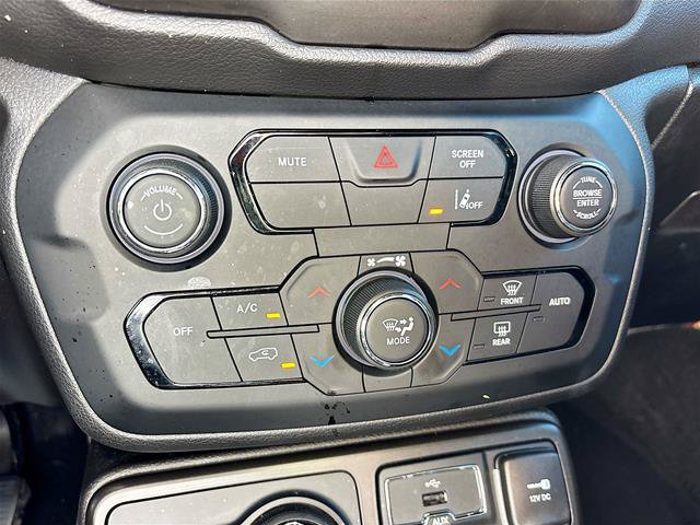 Used 2022 Jeep Renegade Altitude AWD/4WD image 17