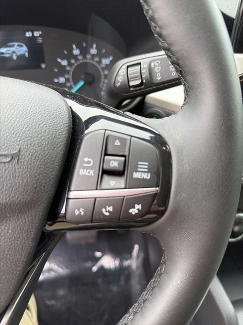 Certified 2022 Ford Escape SE w/ Cold Weather Package AWD/4WD image 16
