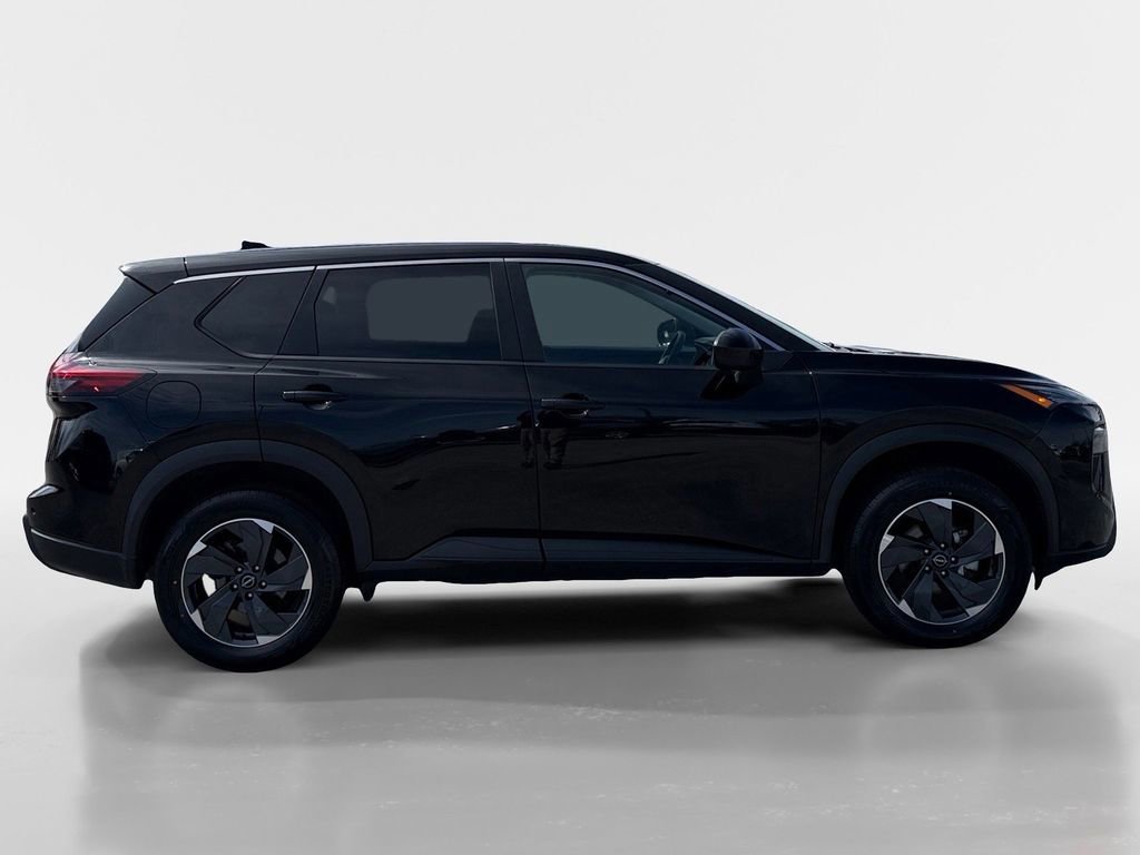 Used 2024 Nissan Rogue SV image 2