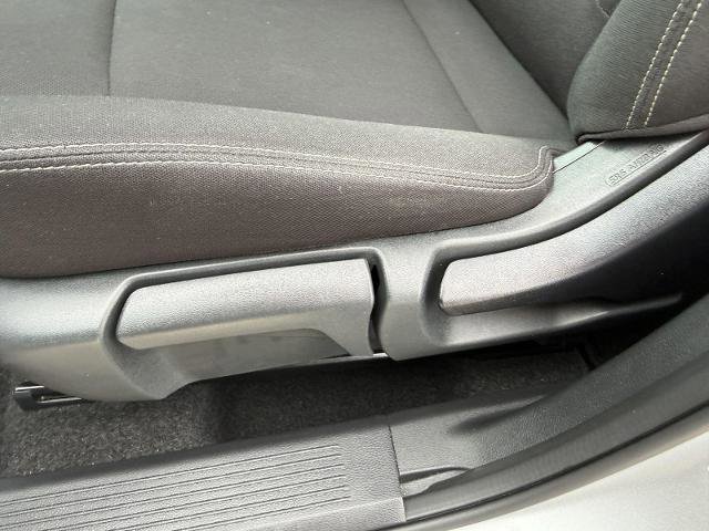 Used 2024 Nissan Rogue S AWD/4WD image 16