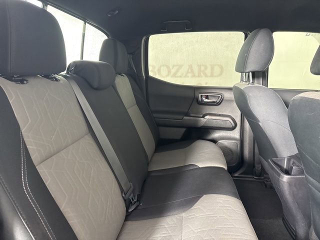 Used 2022 Toyota Tacoma TRD Off-Road image 18
