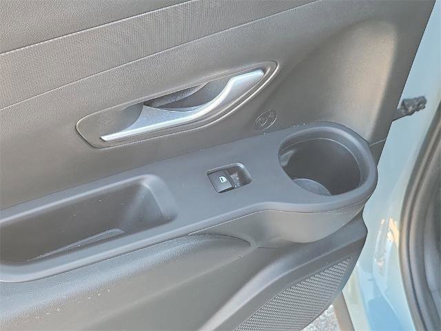 Used 2022 Hyundai Santa Cruz SEL Premium image 16