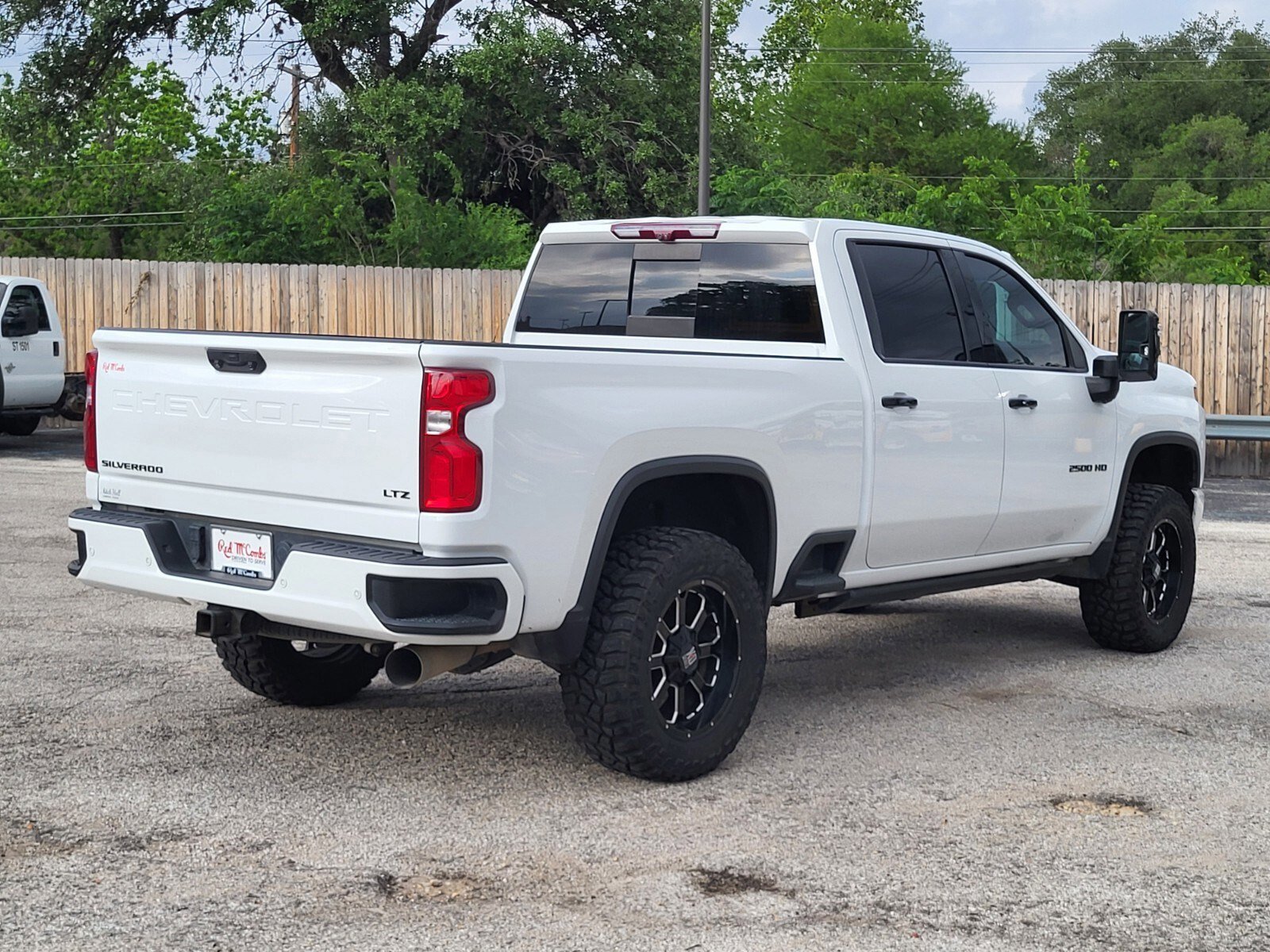 Used 2022 Chevrolet Silverado 2500 LTZ w/ LTZ Plus Package AWD/4WD image 3