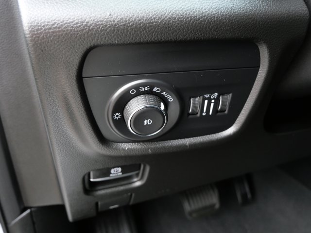 Used 2022 Jeep Grand Cherokee L Overland w/ Luxury Tech Group IV AWD/4WD image 15