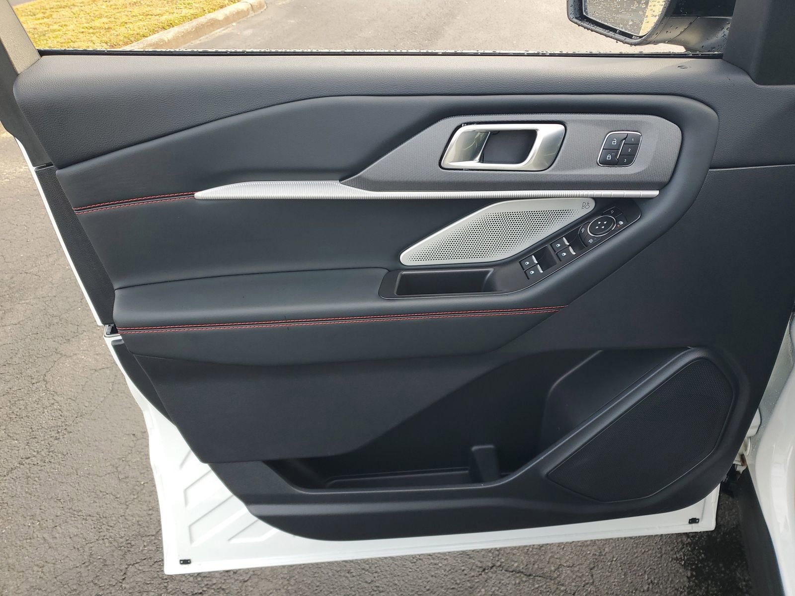 Certified 2025 Ford Explorer ST w/ Sun And Sound Package image 15