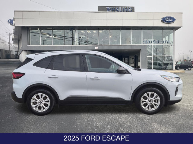 Certified 2025 Ford Escape Active FWD image 9