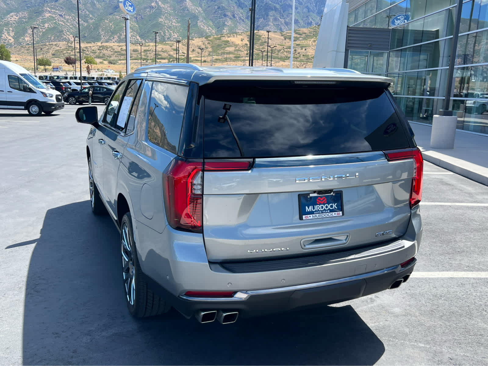 Used 2025 GMC Yukon Denali Ultimate AWD/4WD image 10